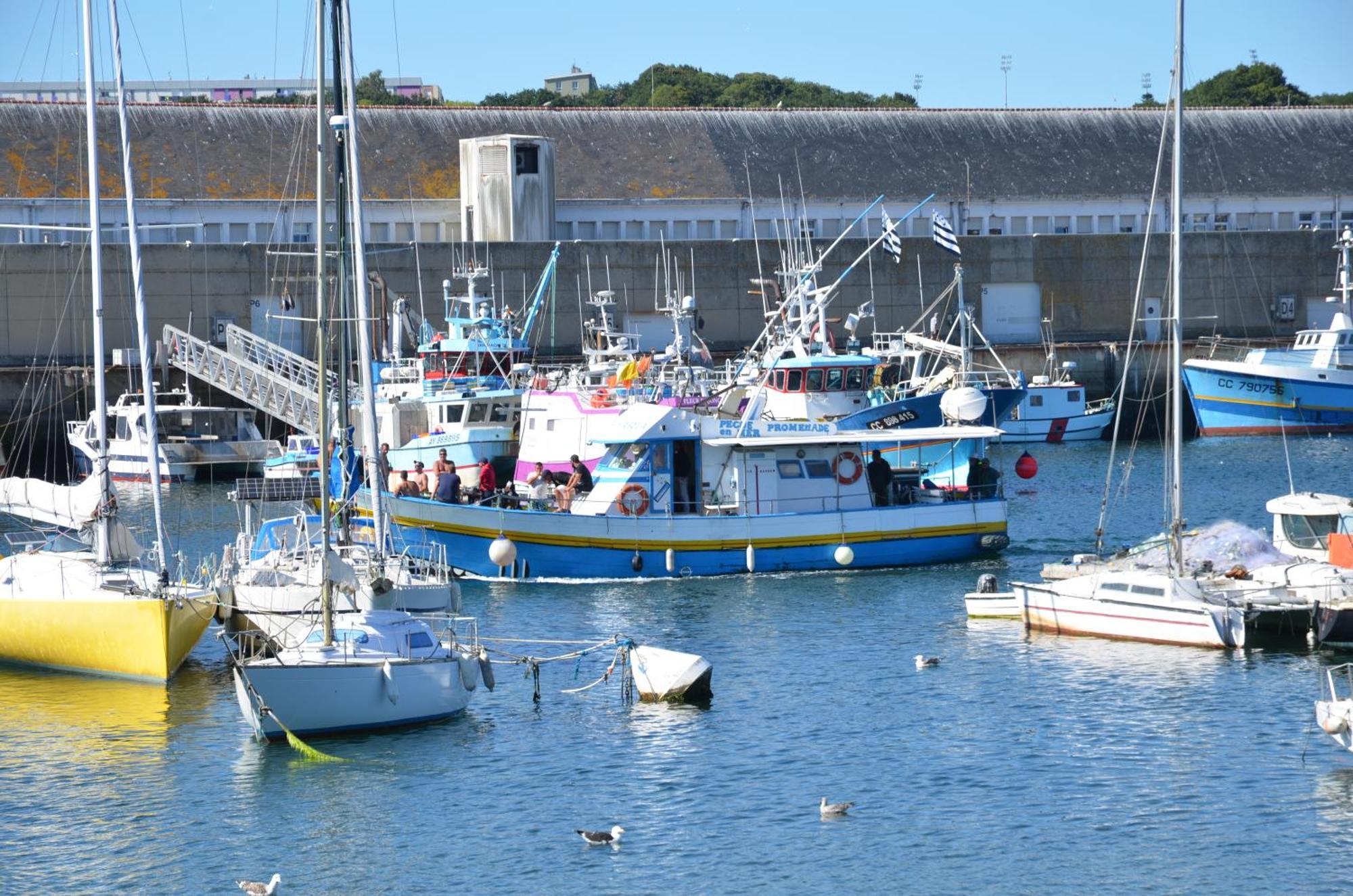 Votre Vue, La Mer, Les Bateaux !!! Wir Sprechen Flieben Deutsch, Touristentipps, We Speak English コンカルノー エクステリア 写真